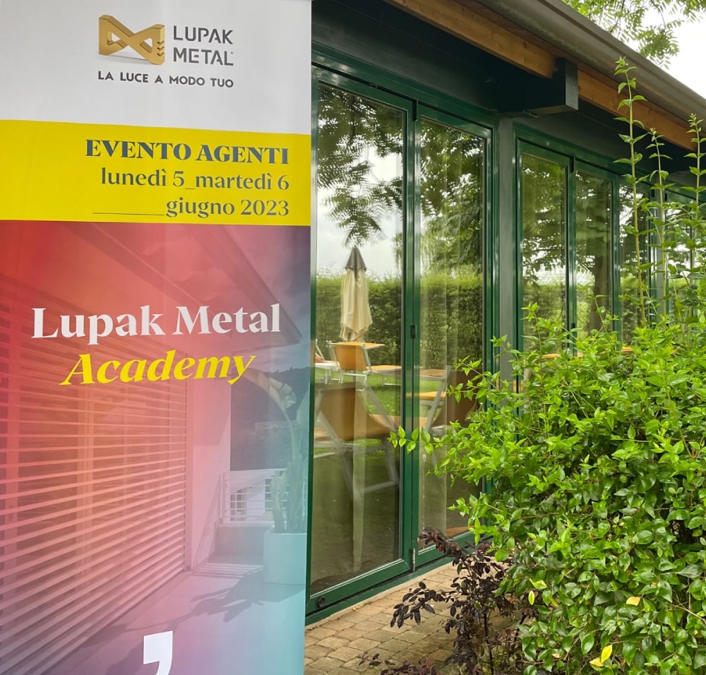 Formazione tecnica per l'installazione dei frangisole Lupak Metal
